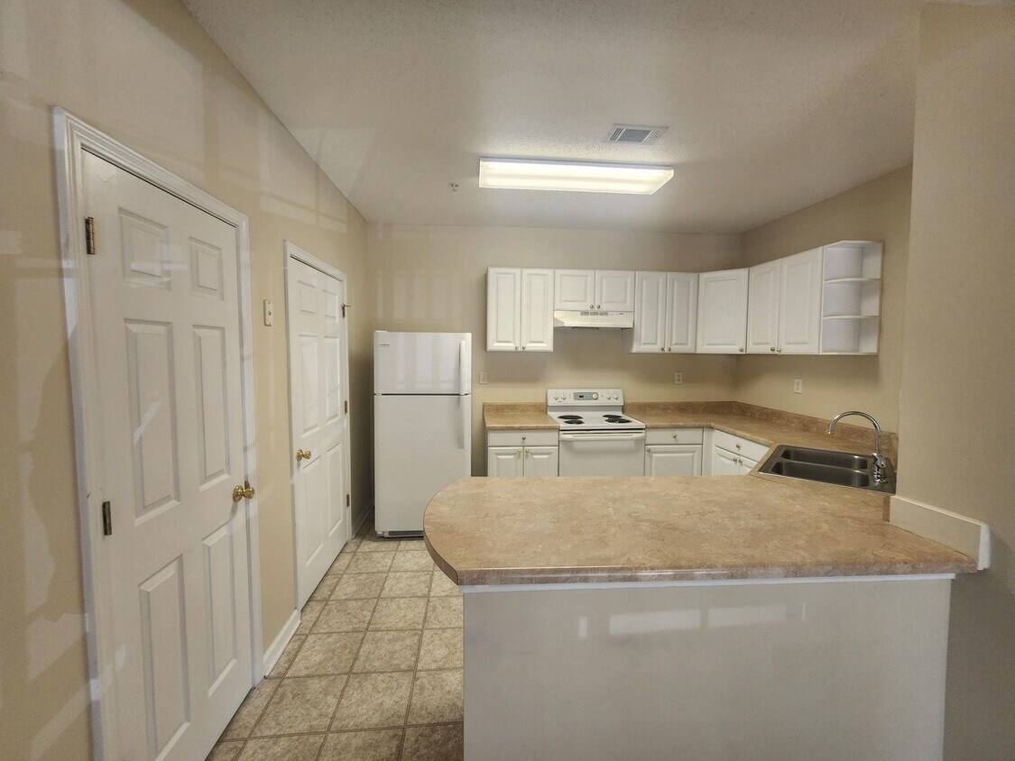 Foto principal - 140-202 Wexford Condominium