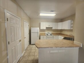 Building Photo - 140 Wexford