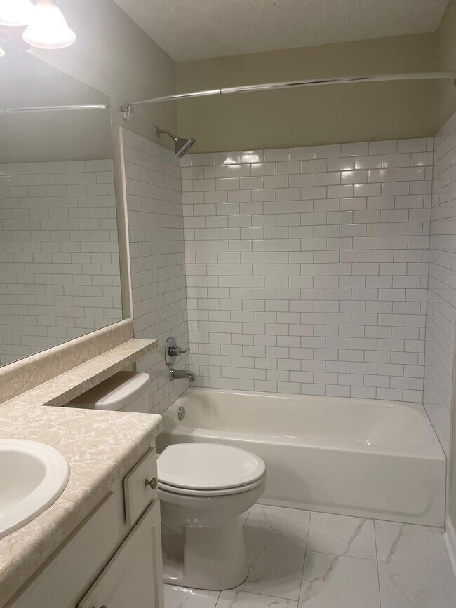 Foto del edificio - 6822 Glenridge Dr