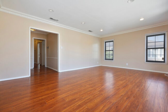 Spacious Living Room - 2504 W 101st St