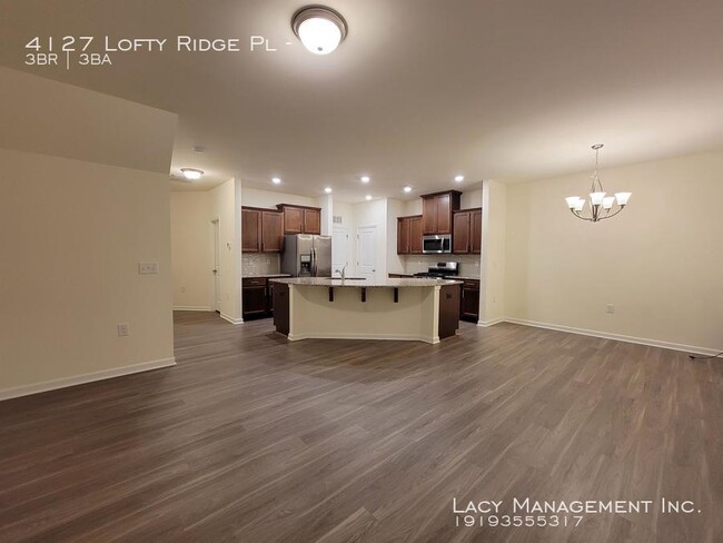 Foto del edificio - 4127 Lofty Ridge Pl