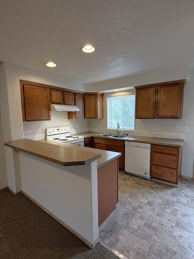 Building Photo - 4466 NE Nicholson Loop