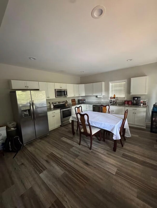 Foto del edificio - 9 Dixie Ave