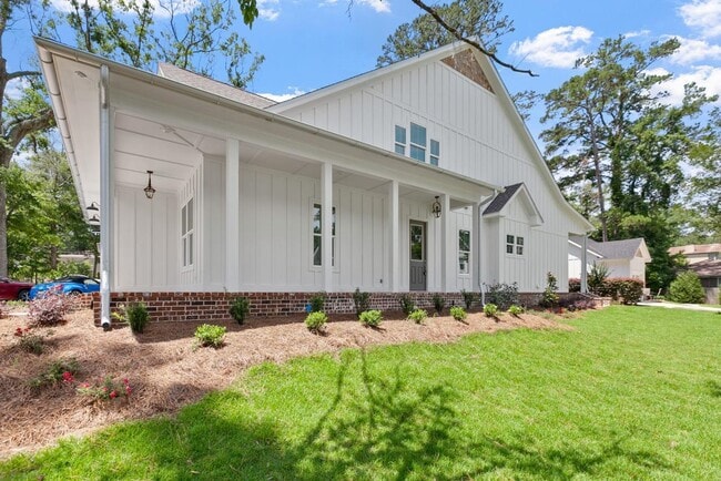 Foto del edificio - 523 Glenview Dr
