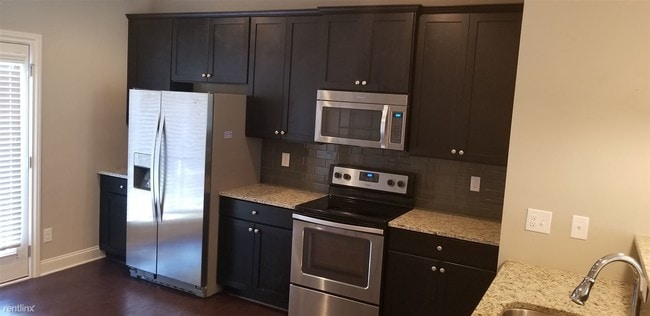 Foto del edificio - 758 Liberty Commons Dr NW