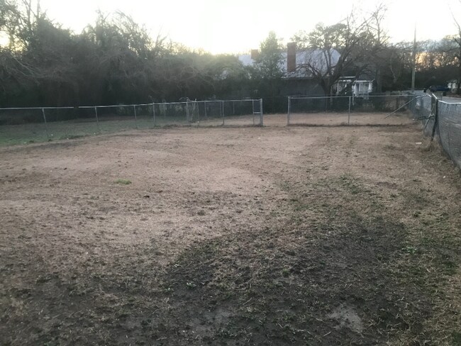 Foto del edificio - 1111 N George St