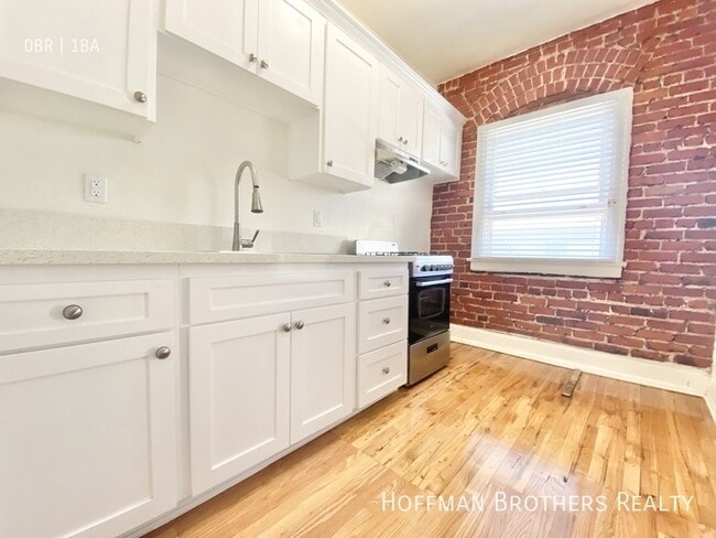 Building Photo - 523 Westmoreland Ave
