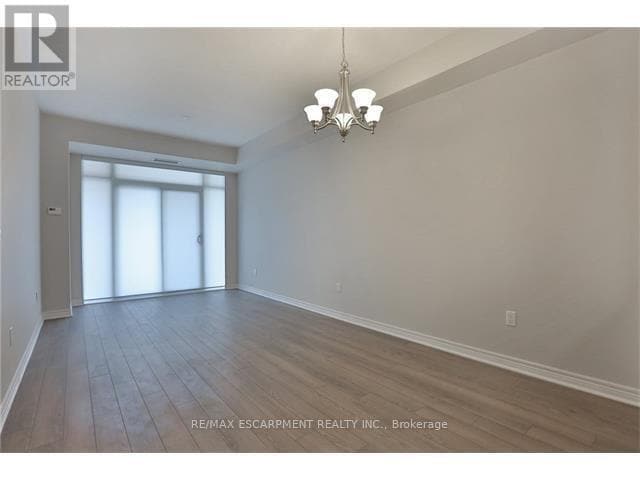 Building Photo - 216 Oak Park Blvd