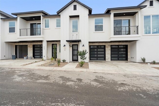 Building Photo - 12001 Vista Parke Dr
