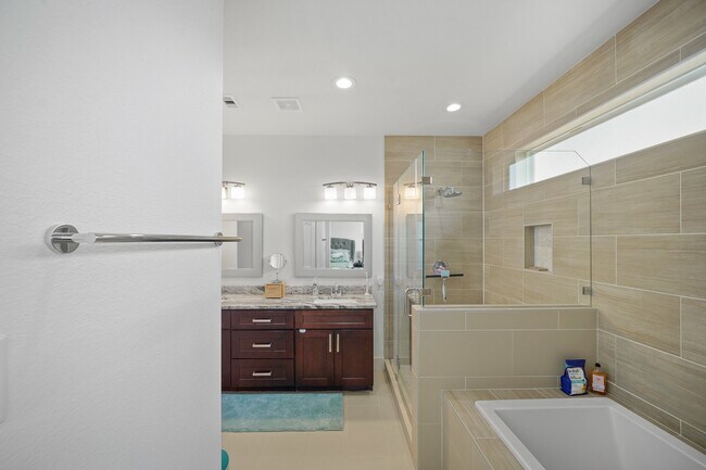 Foto del edificio - 4402 McKinley St