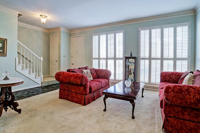 Building Photo - 2106 Fulham Ct