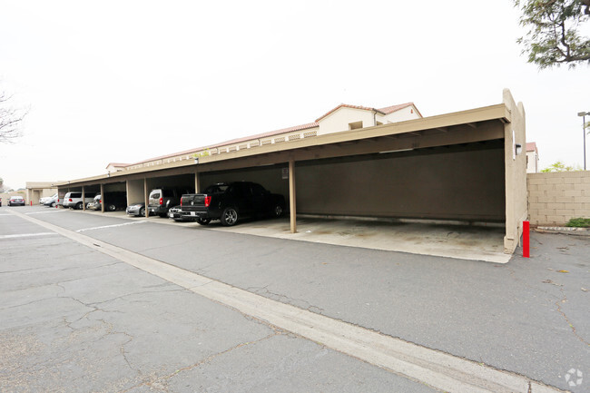 Building Photo - Wildwood Apartments