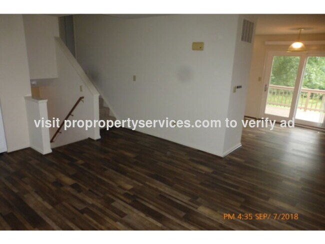 Building Photo - Country Living With City Conveniences