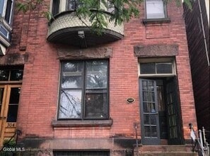 Building Photo - 356 Hamilton St