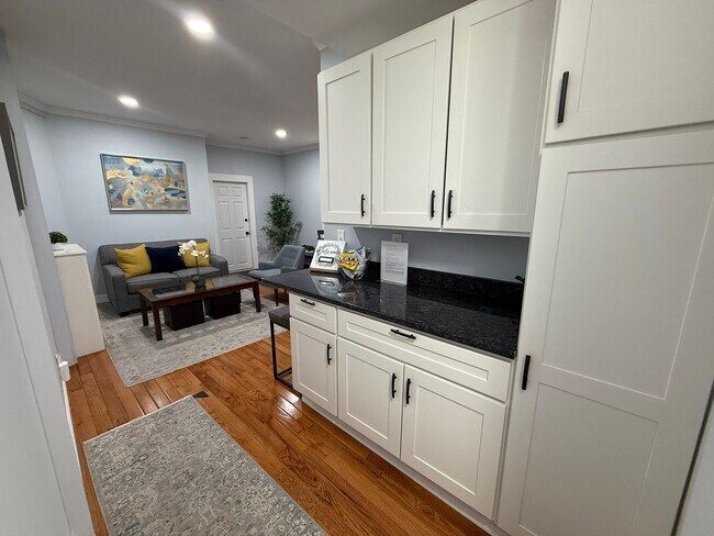 Building Photo - 32 Reedsdale St