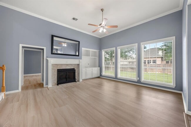 Building Photo - 15041 Calaveras Dr