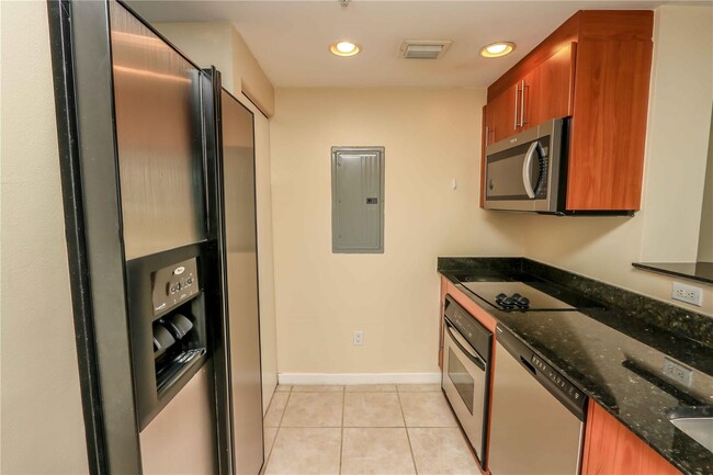 Foto del edificio - 325 S Biscayne Blvd