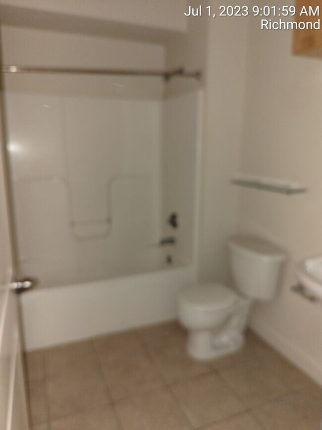 Foto del edificio - 1 bedroom condo with parking garage