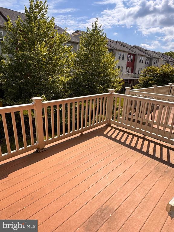Foto del edificio - 624 Ravenwood Dr