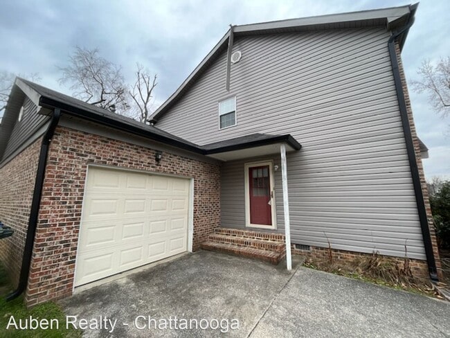 Building Photo - 2 br, 1.5 bath House - 1409 Stratton Place...