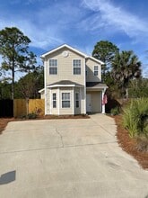 Building Photo - 240 Water Oaks Loop