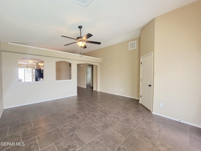 Building Photo - 12785 Tre Maximiliano Ave