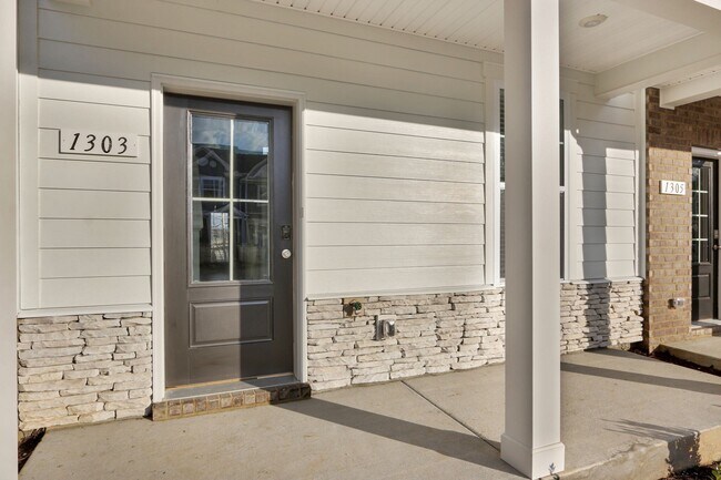 Building Photo - 1303 Walker Wy