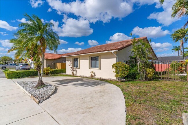 Foto del edificio - 13755 SW 23rd Terrace