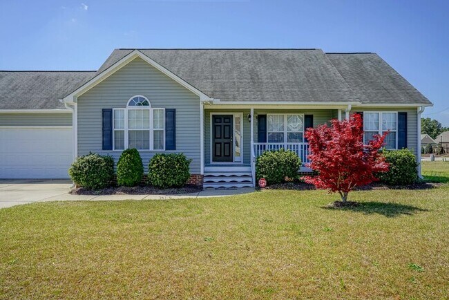 Building Photo - Ranch Home | Back Deck | Fenced In Backyar...