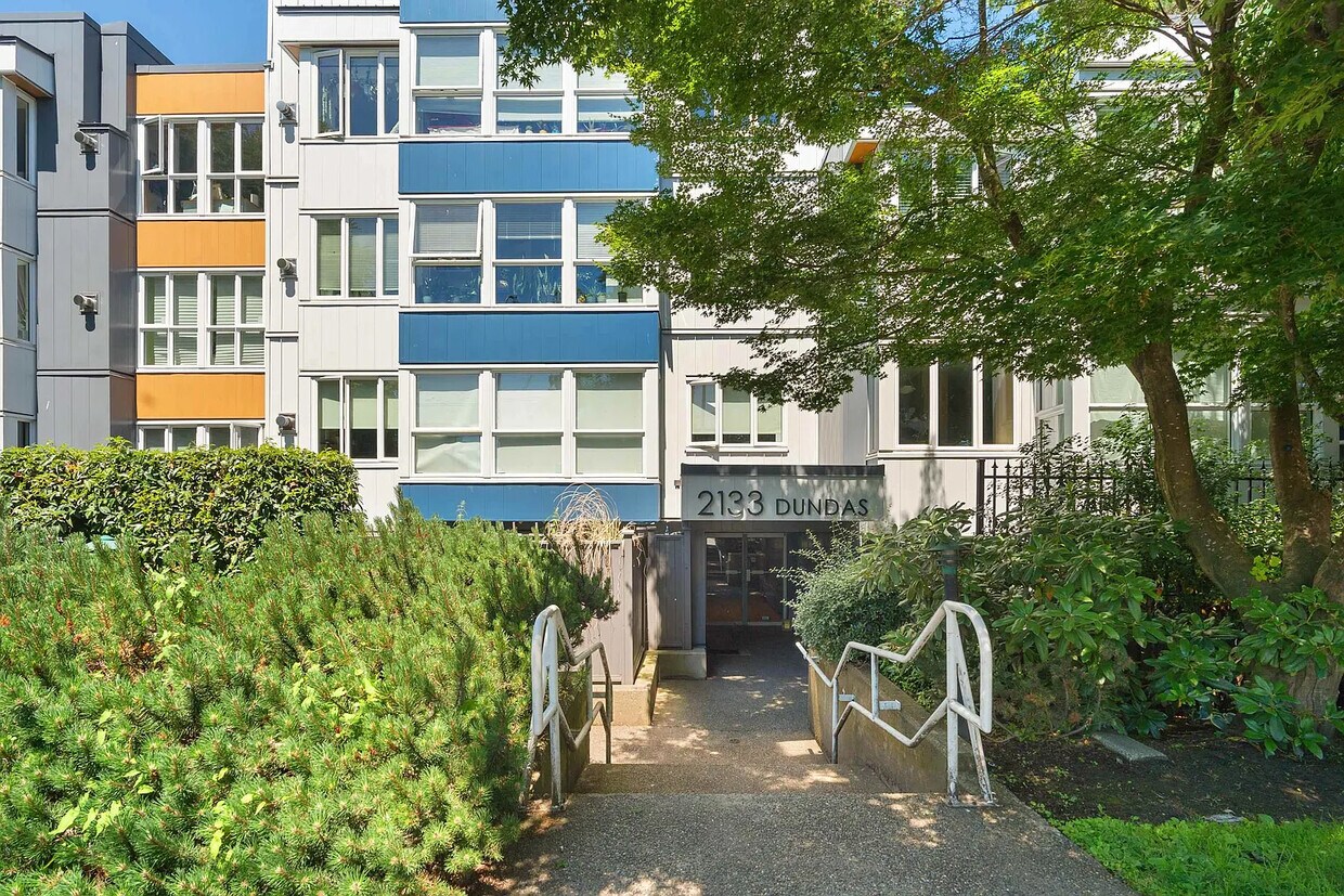 Primary Photo - 2133 Dundas St