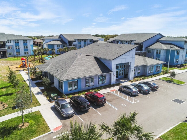 Foto del edificio - Orchid Lake Apartments