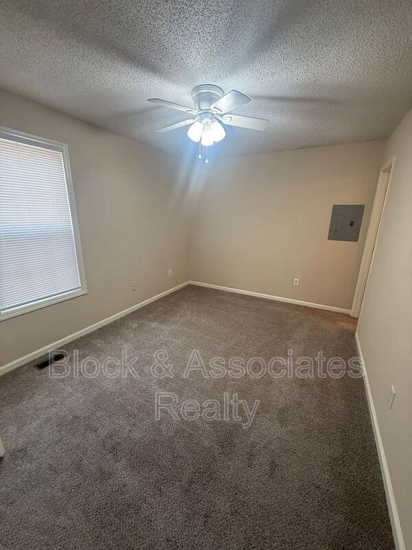 Foto del edificio - 1814 Saddlewood Ct