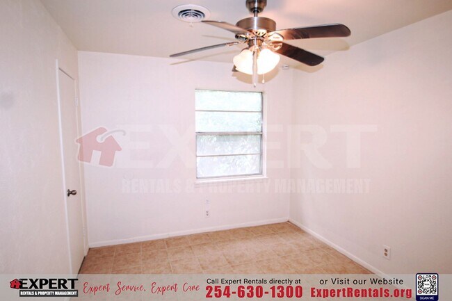 Building Photo - Charming 3-Bedroom Home