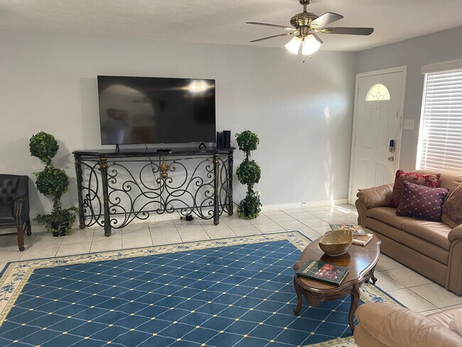 Building Photo - 5013 Wingfoot Ln
