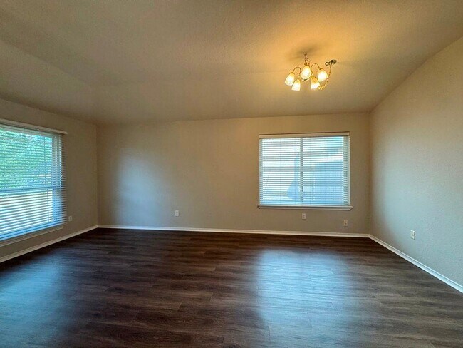 Foto del edificio - 1508 Highland Dr