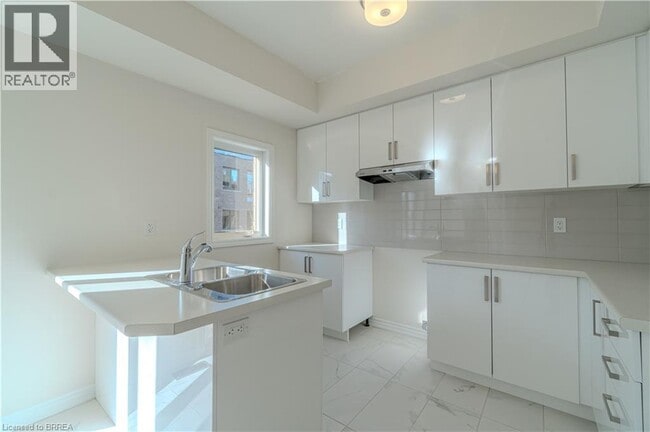 Photo du bâtiment - 620 Colborne St W