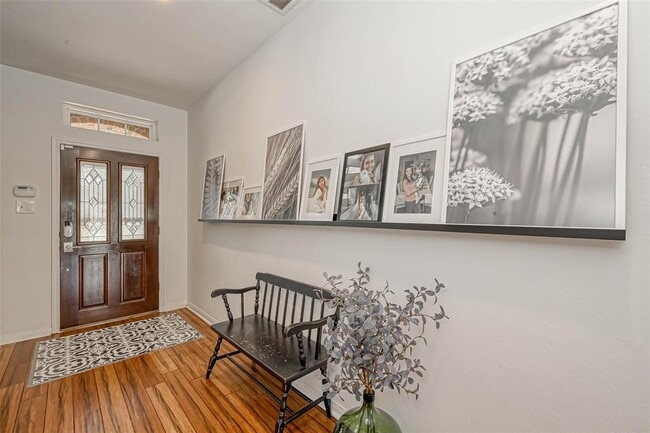 Foto del edificio - 16535 Oat Mill Dr