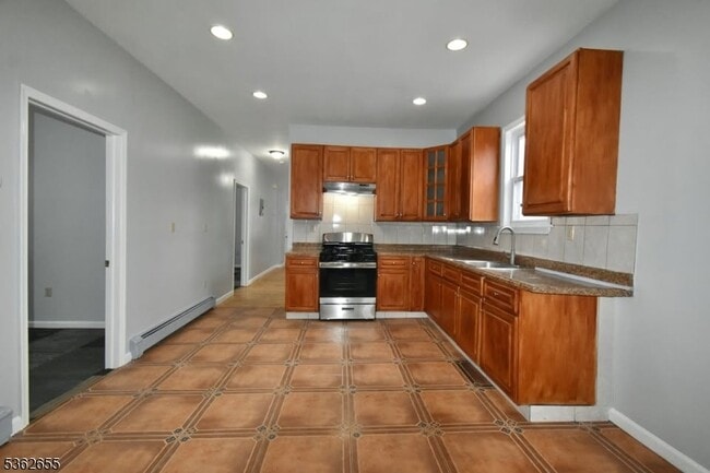 Building Photo - 659 S 17th St