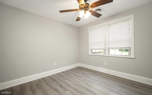 Foto del edificio - 2 br, 1 bath House - 11385 Old Suffolk Road