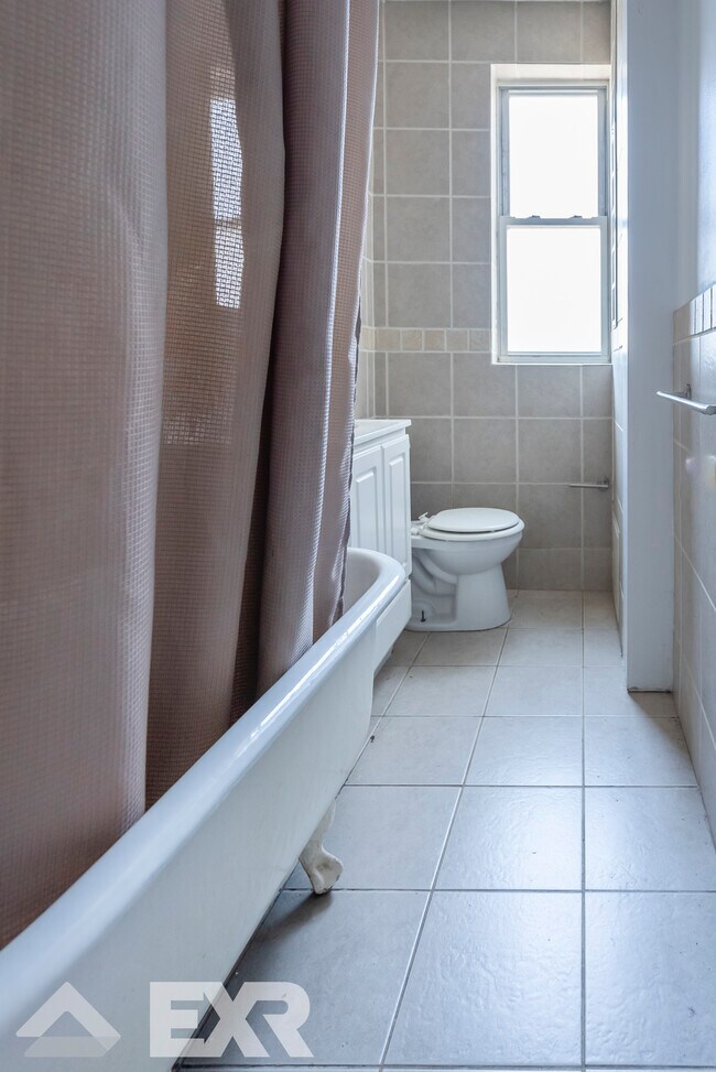 Foto del edificio - 215 W 116th St