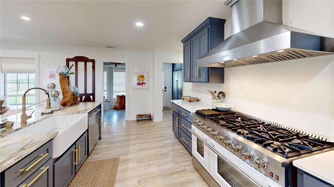 Building Photo - Available December!