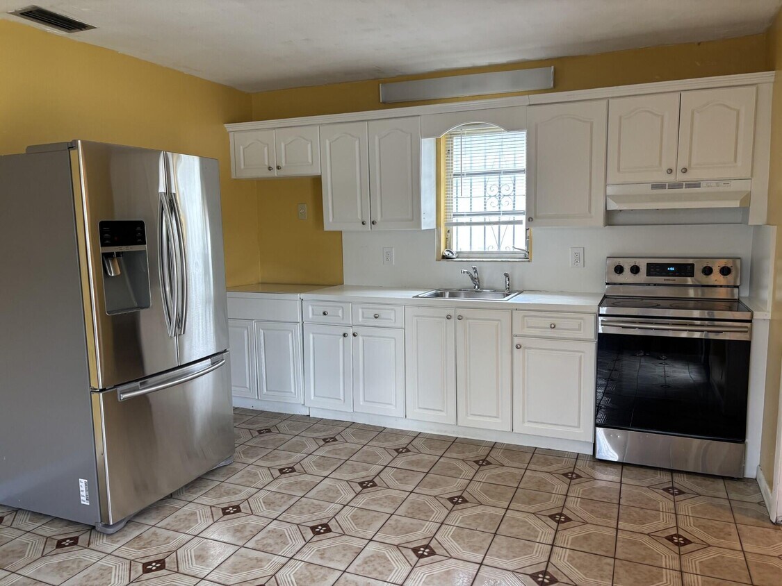 Foto principal - 1111 SW 24th Ave