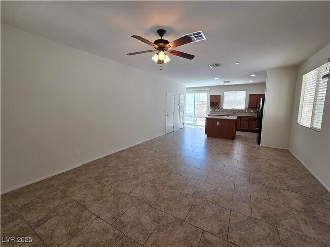 Building Photo - 8521 W Kellman Ave