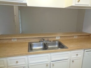 Building Photo - 1616 Hazelwood St