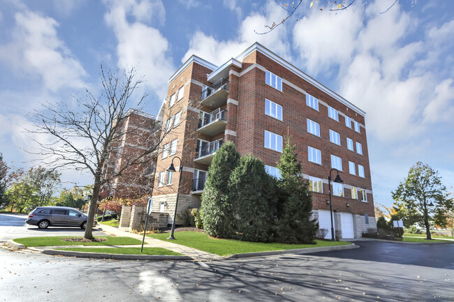 Foto del edificio - 3451 N Carriageway Dr