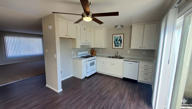 Foto del edificio - FAIRWAY MANOR