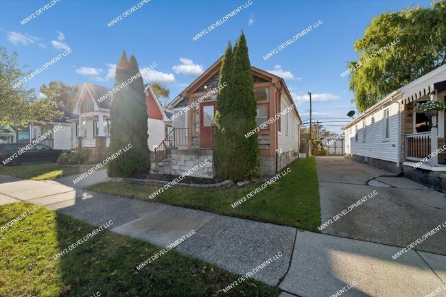 Building Photo - 22618 Maxine St