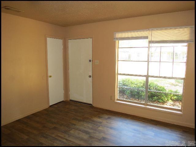 Building Photo - 9202 Malabri Dr