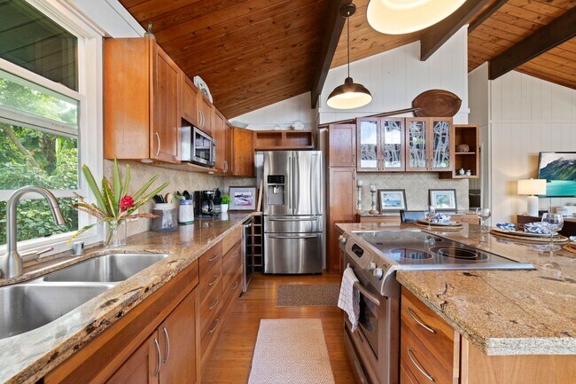 Foto del edificio - 10% Summer Special! North Shore Home w/ AC...