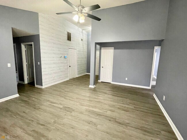 Foto del edificio - 1657 Thorn Ridge Trail